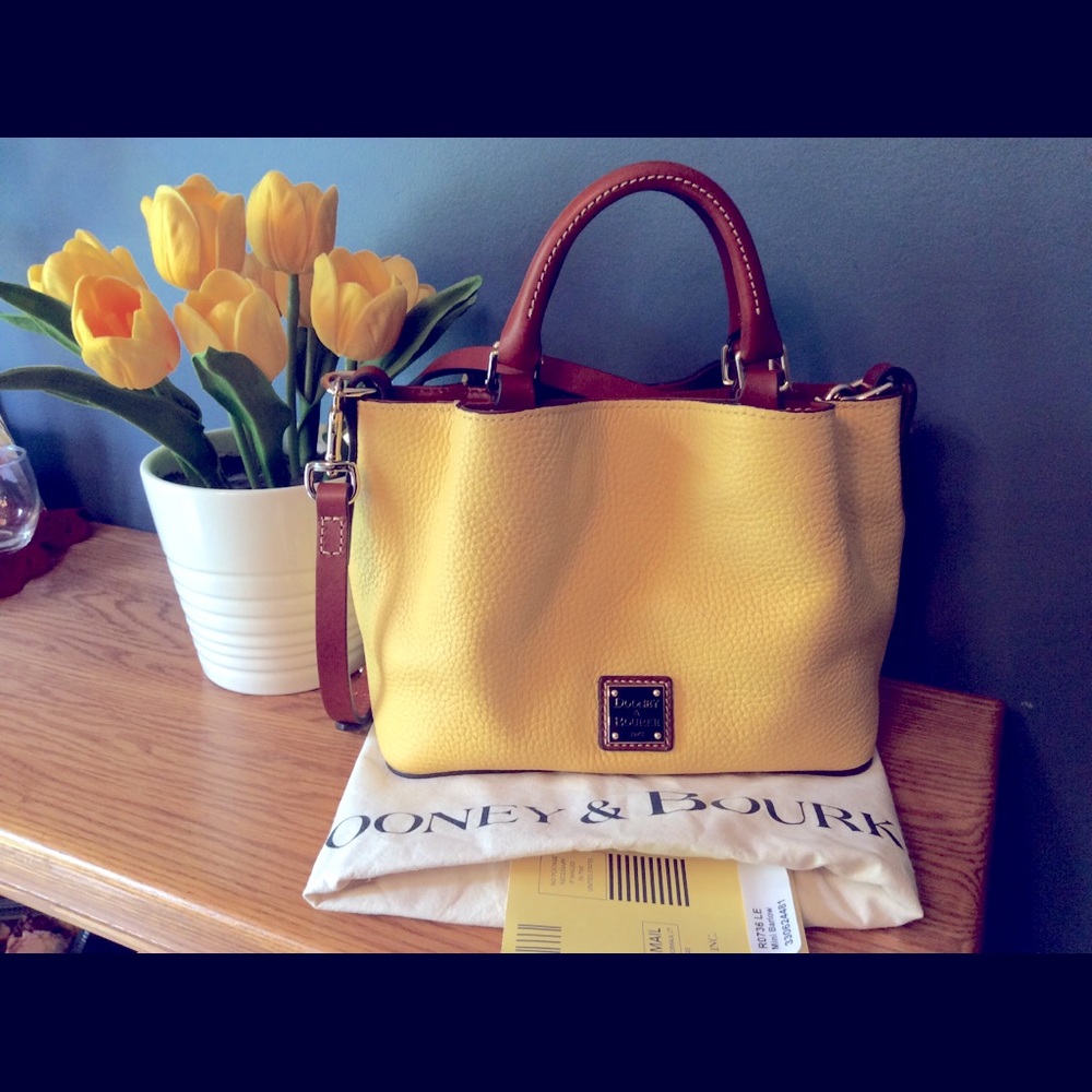 Like New Dooney and Bourke Pebble Leather Mini Barlow in Lemon